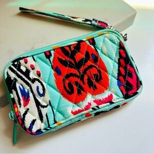 NWOT Vera Bradley Escapade Tech Case RFID Wristlet - Pueblo
